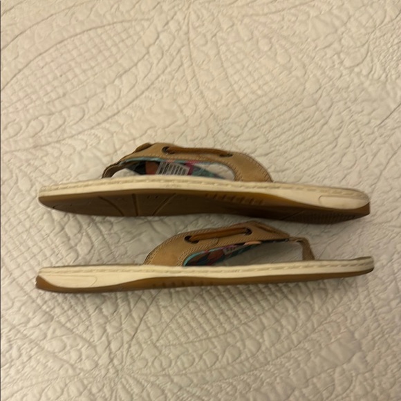 Sperry  Seafish Thong Leather Sandals - Picture 8 of 9